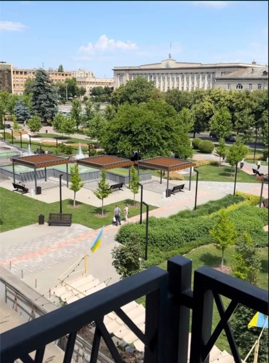 2-кімнатна квартира, Черкаси: ніхто не жив, вид на мільйон, два балкони