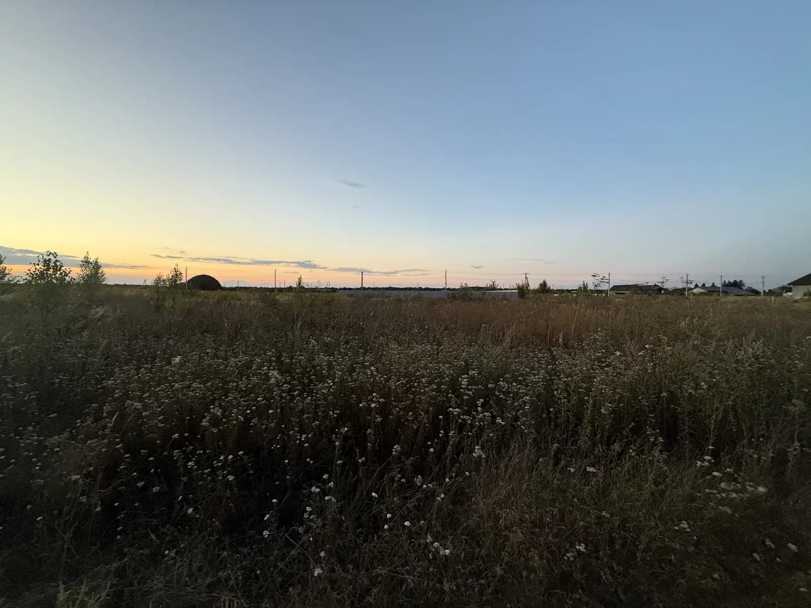 Ділянка 10 соток, Військбуд: проведене світло, магазини поруч - фото 4