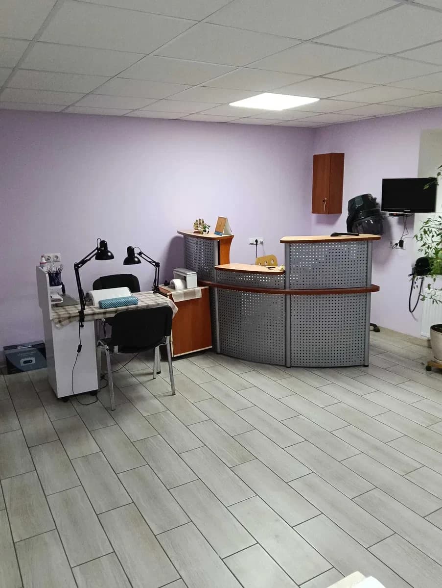 Салон, Черкаси: працюючий бізнес, три місця перукаря - фото 1