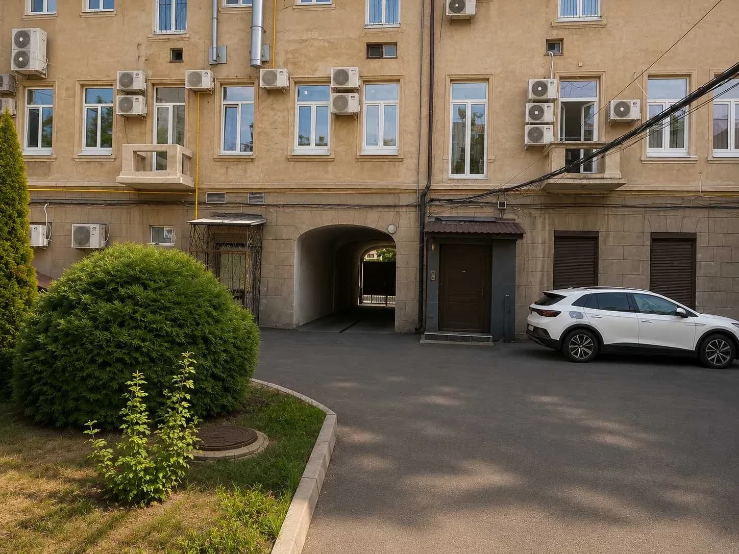 Офісна будівля, центр Дніпра: автономне живлення, бомбосховище - фото 4