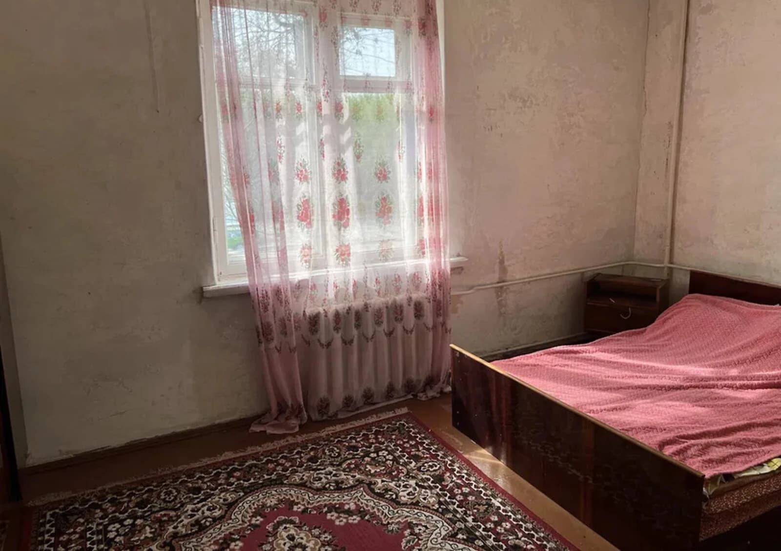 4-кімнатна квартира, вулиця Посадочна: роздільні кімнати, колонка