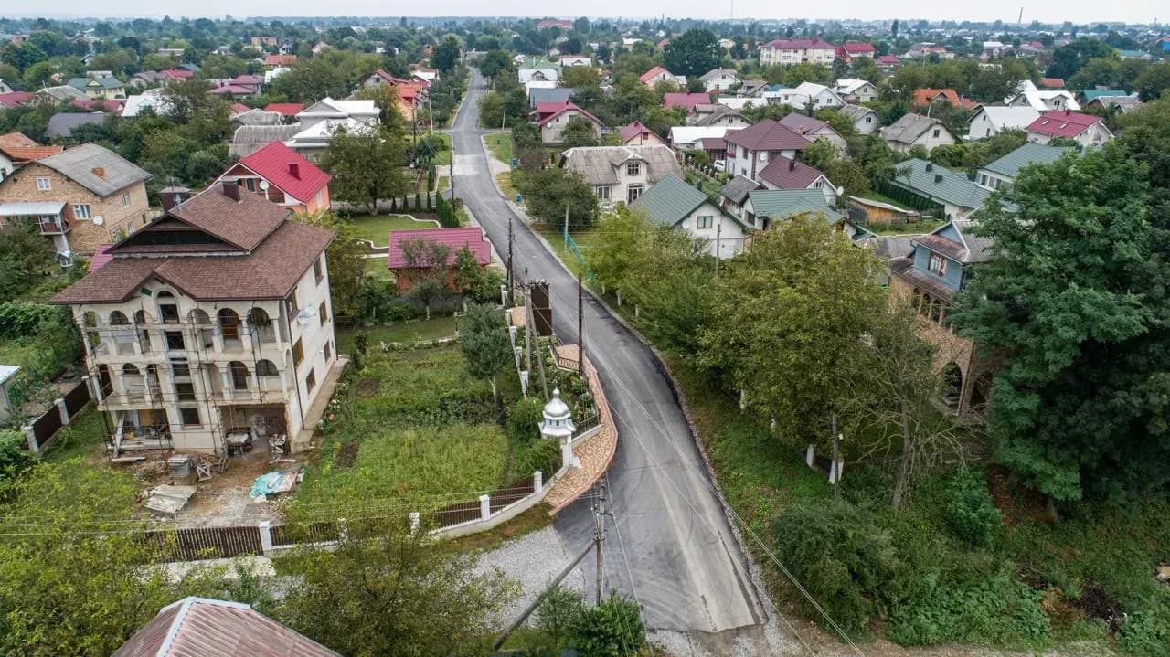 Ділянка 8 соток, Коломия: житлова забудова, нова асфальтна дорога - фото 4