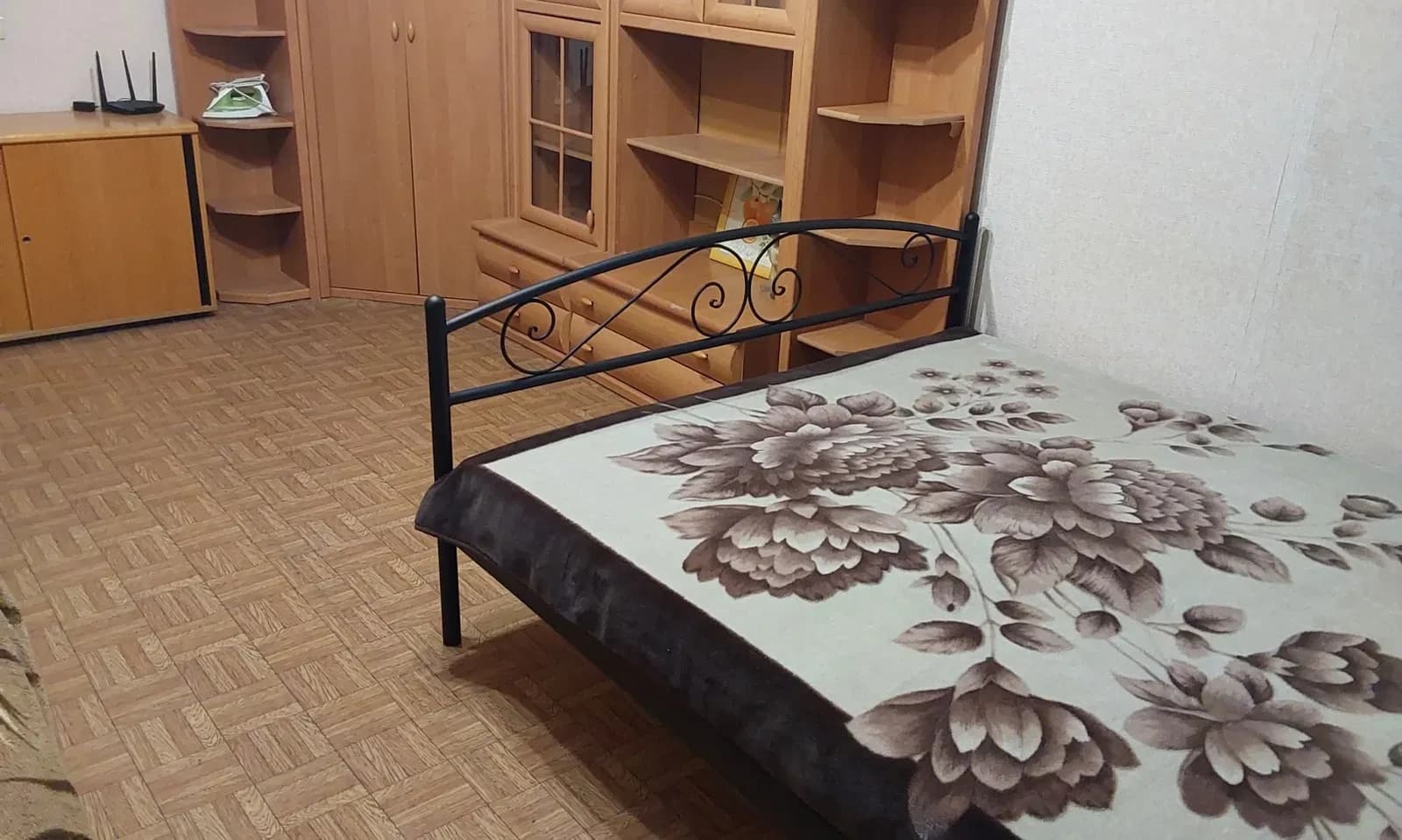 1-кімнатна квартира, Дарницький: метро Позняки 12 хв, можна з котом - фото 1