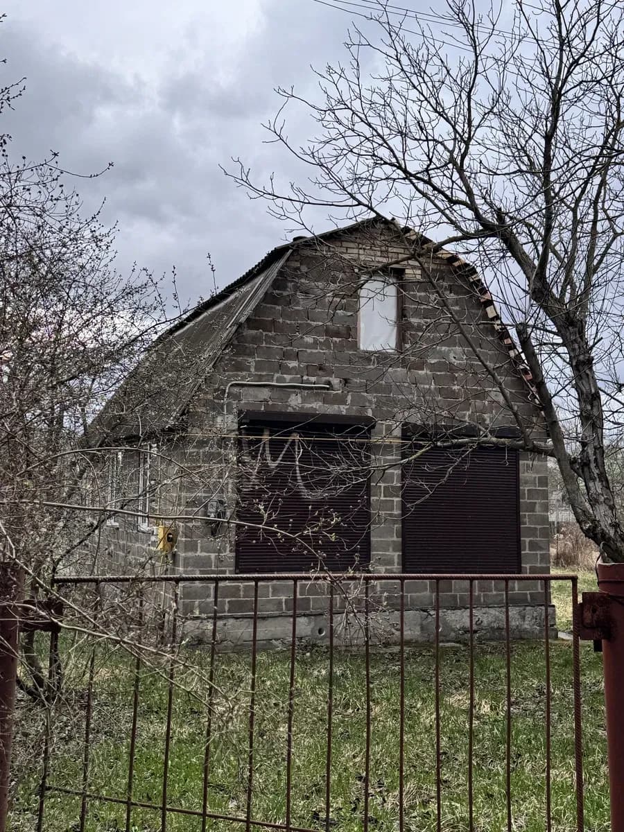 Дача, Озерщина: озеро за 3-4 хвилини, будинок і прибудови вціліли - фото 1