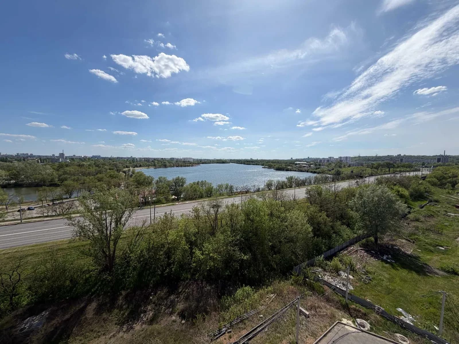 Євротрійка у ЖК Оазис: авторський проєкт, панорама на Гідропарк - фото 2