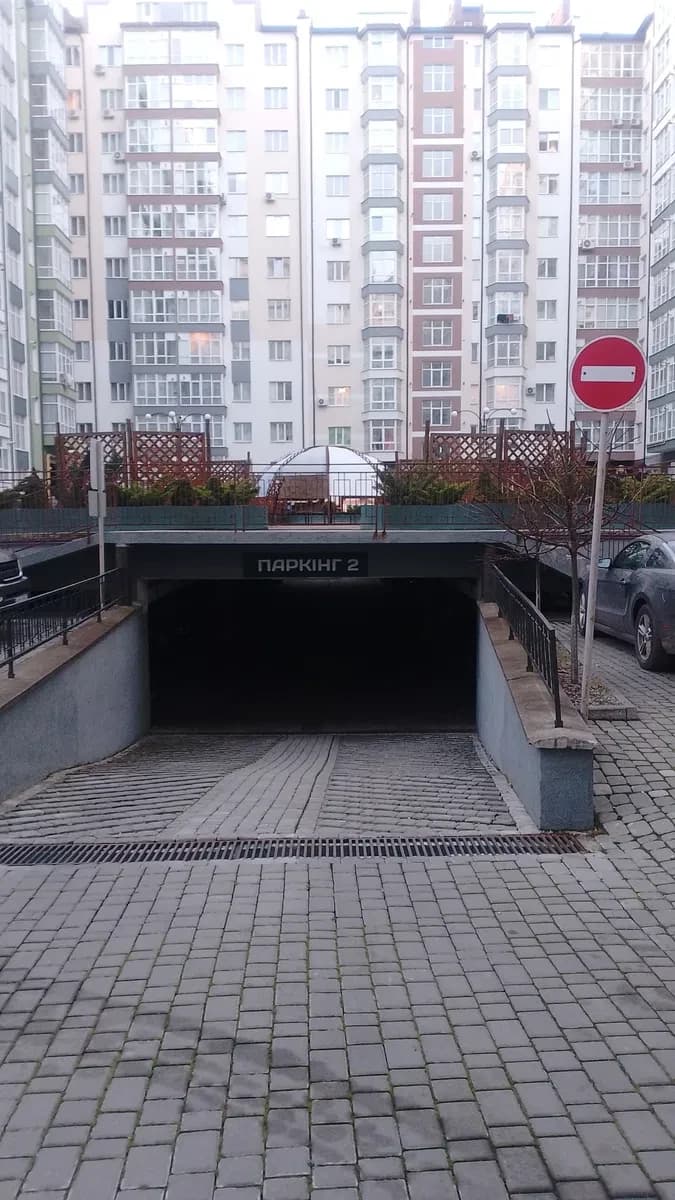 Паркомісце у ЖК Містечко Центральне: відеоспостереження, охорона - фото 2