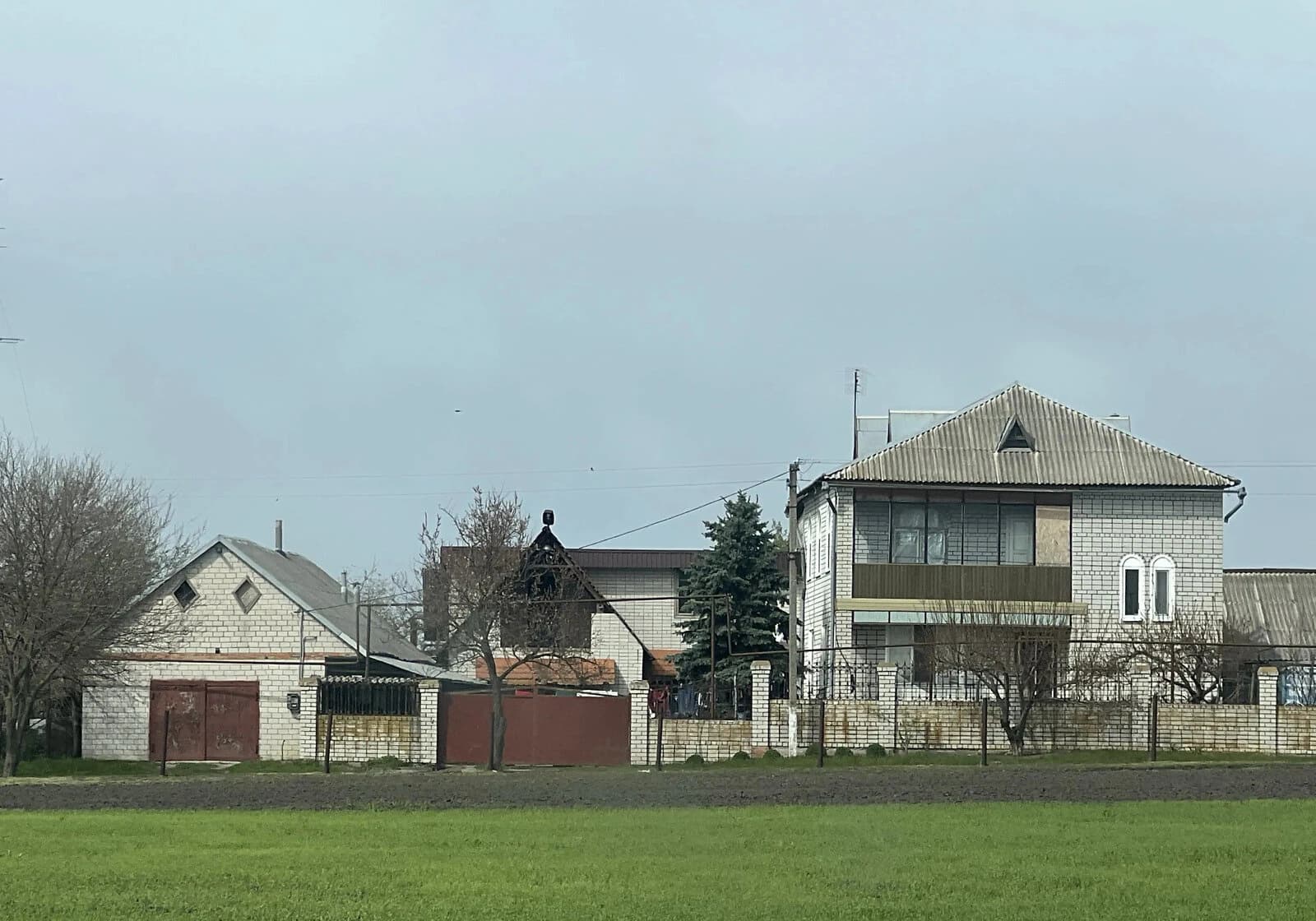 Будинок, Гупалівка: великий балкон, свердловина, сад
