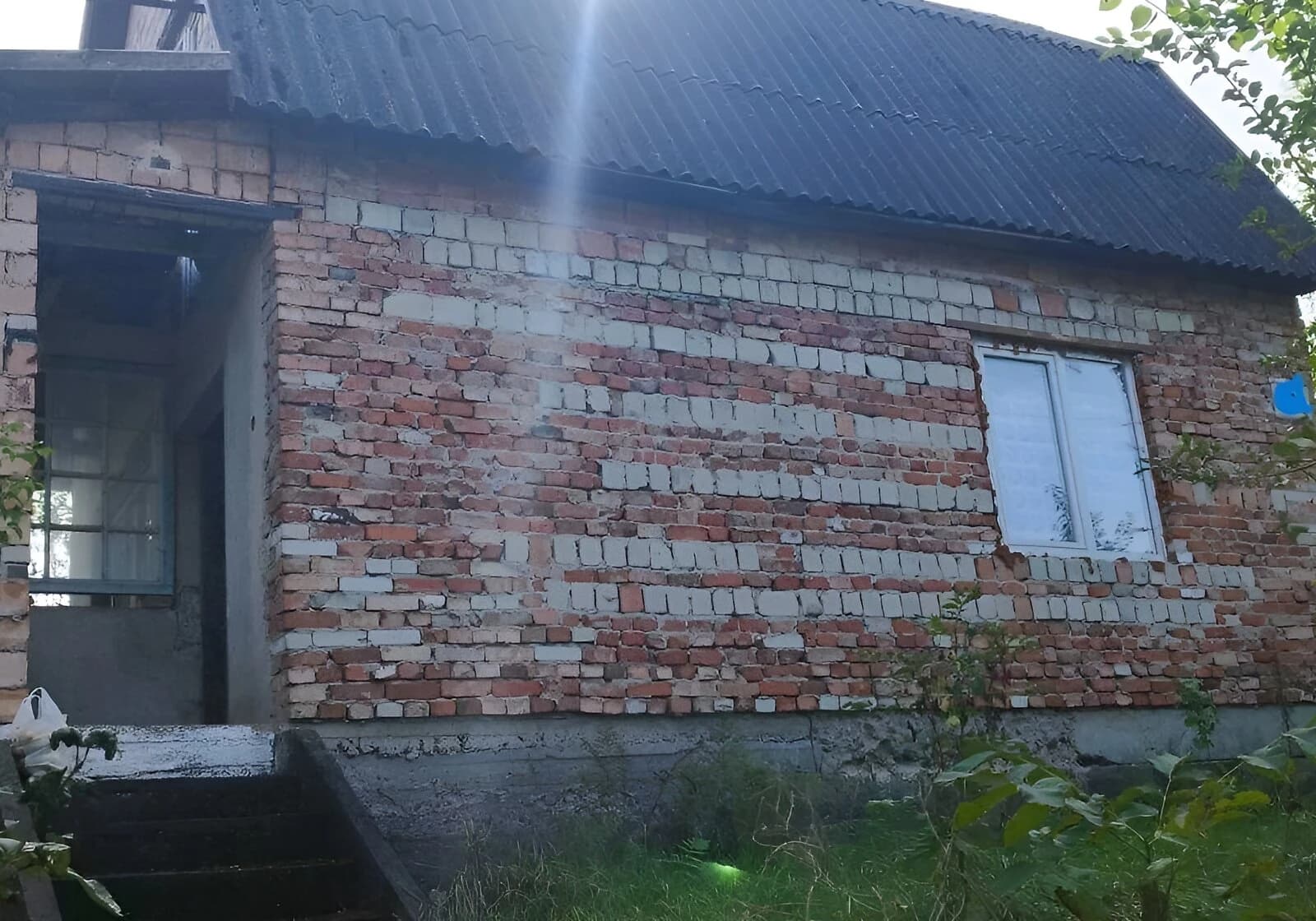 Дача, масив Залісся: веранда, сад