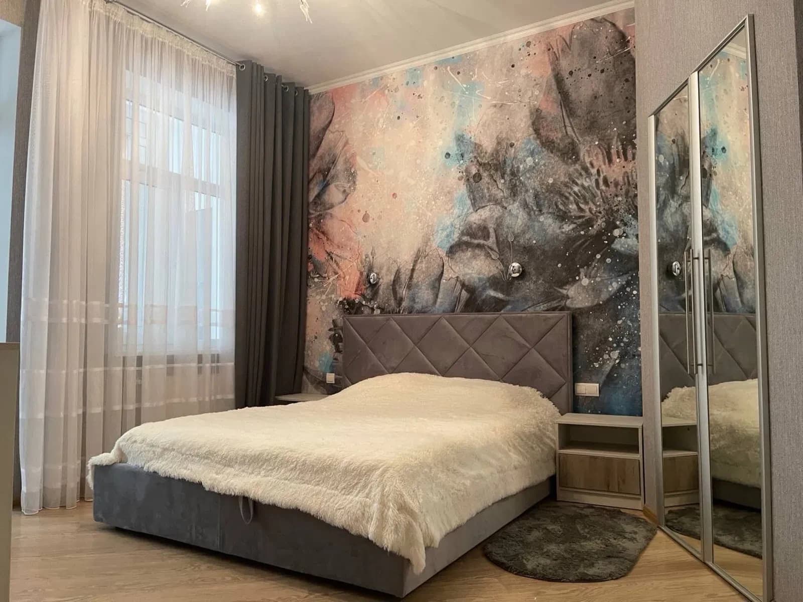 2-кімнатна квартира, Центральний: кухня-вітальня 32 м², вид на Соборну - фото 5