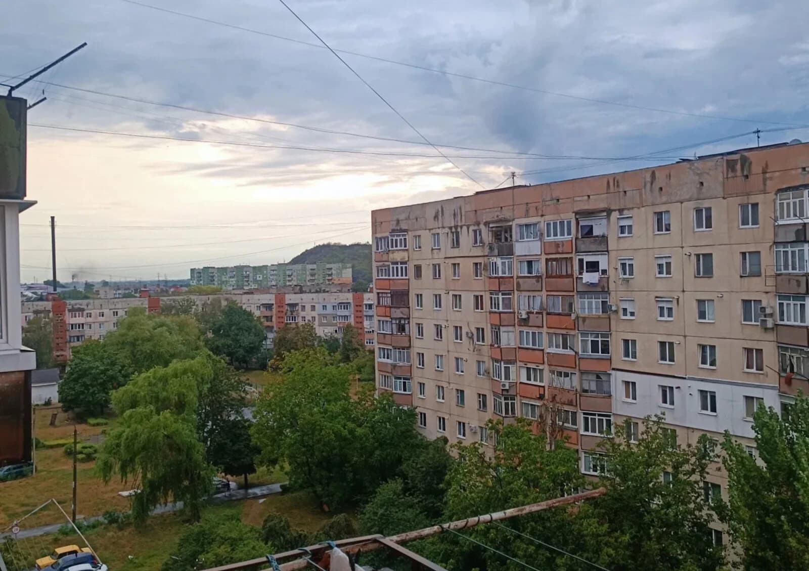 3-кімнатна квартира, вул. Росвигівська: електроопалення, панельний будинок - фото 5