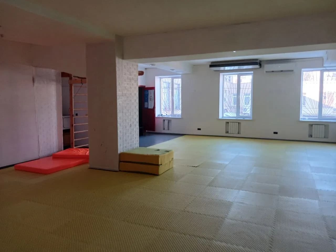 Приміщення у ЖК Колибрис: під торгівлю або спорт - фото 3