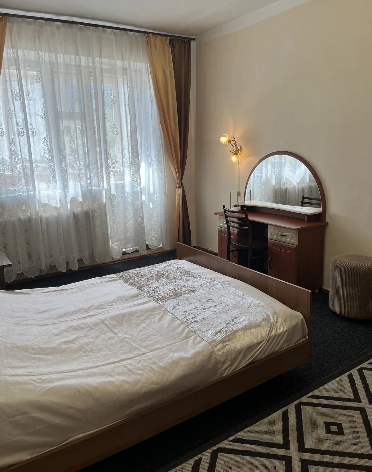1-кімнатна квартира, Центр: сталінка, опалення без світла - фото 3