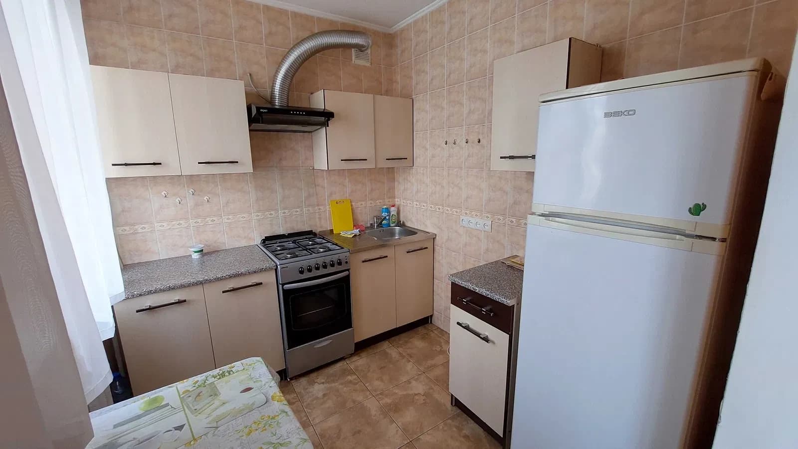 2-кімнатна квартира, Дніпровський: кухня-вітальня, ТЦ Дарниця поруч - фото 1