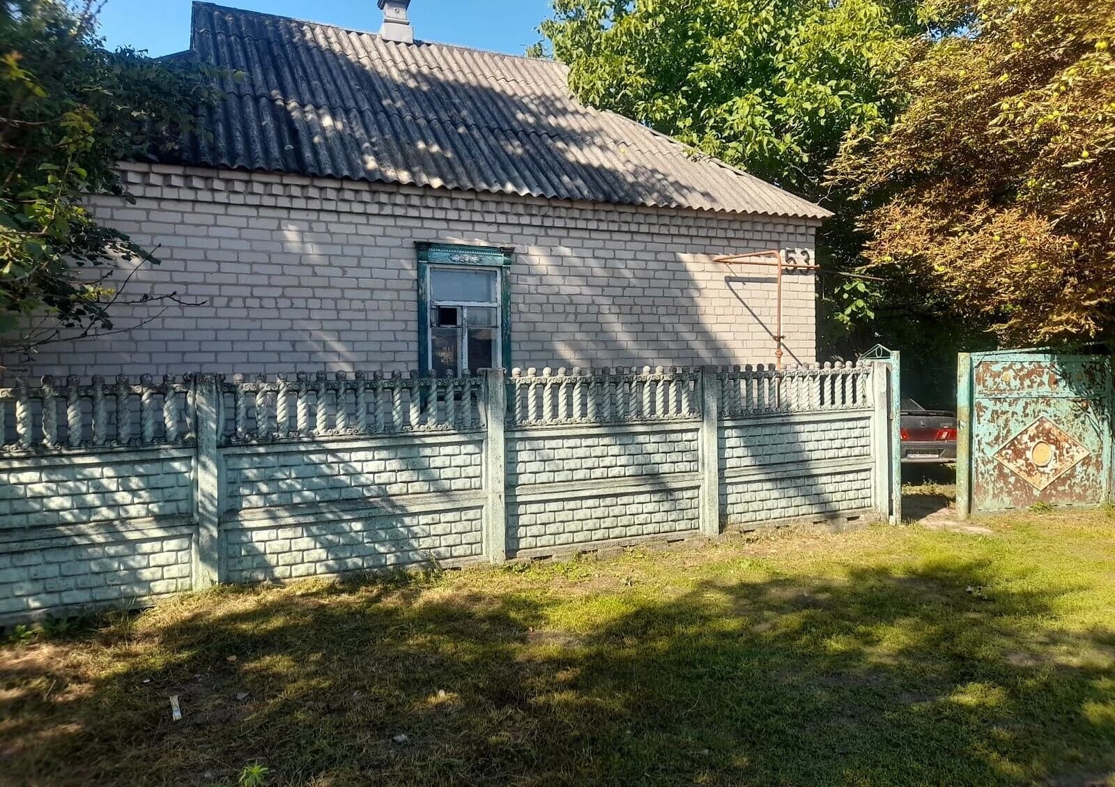 Будинок, Підгородне: пічне опалення, гараж із підвалом, 25 соток