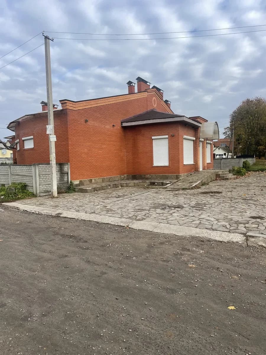 Магазин, Умань: два входи, два заїзди, 10 соток - фото 2