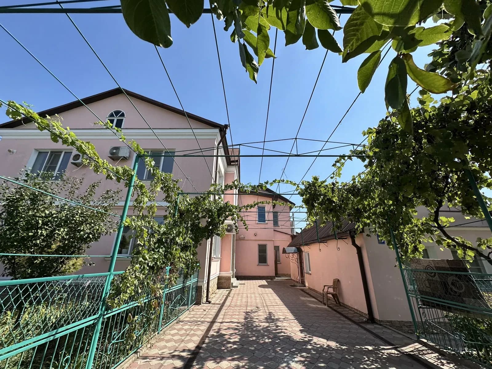 Пів будинку, Котовського: генератор і запас води, тераса з барбекю - фото 2