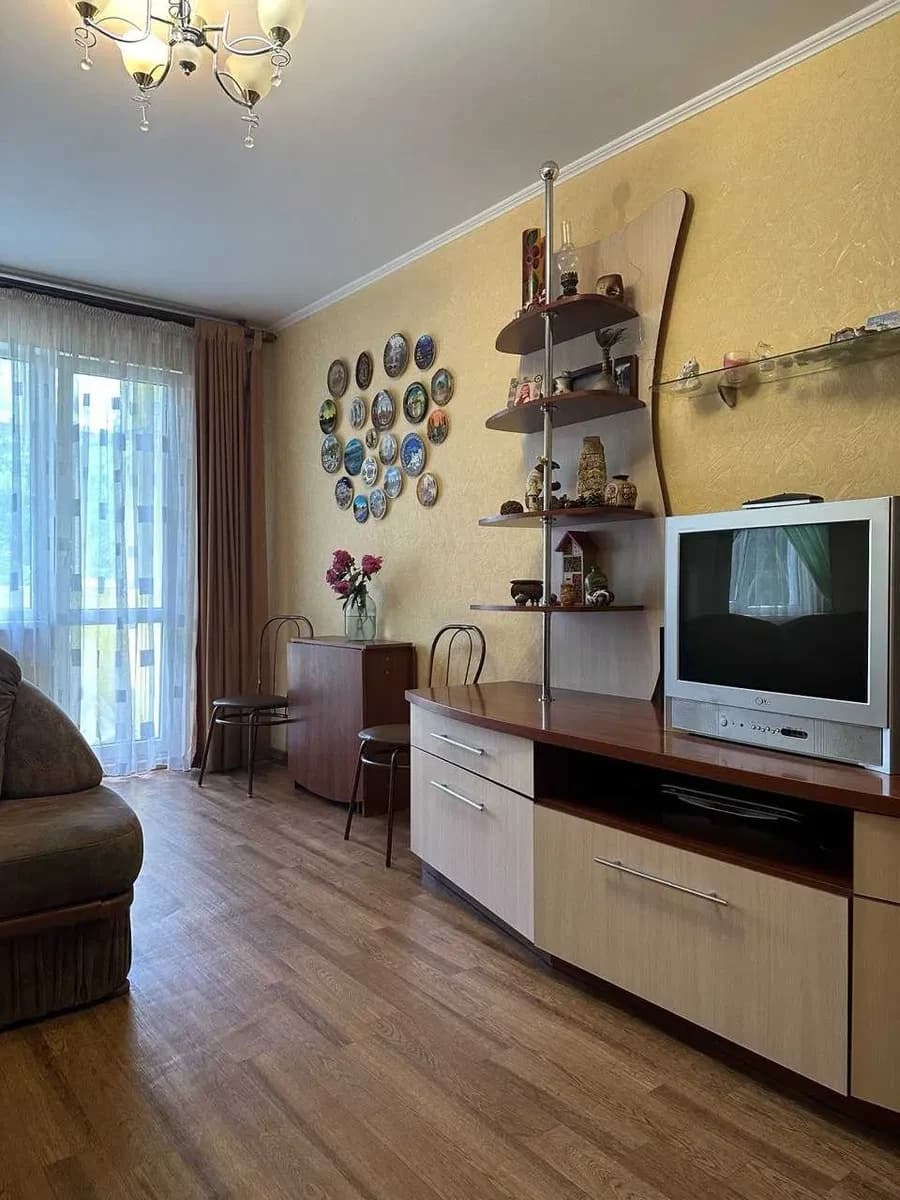 3-кімнатна квартира, Чернігів: два балкони, житловий стан - фото 1