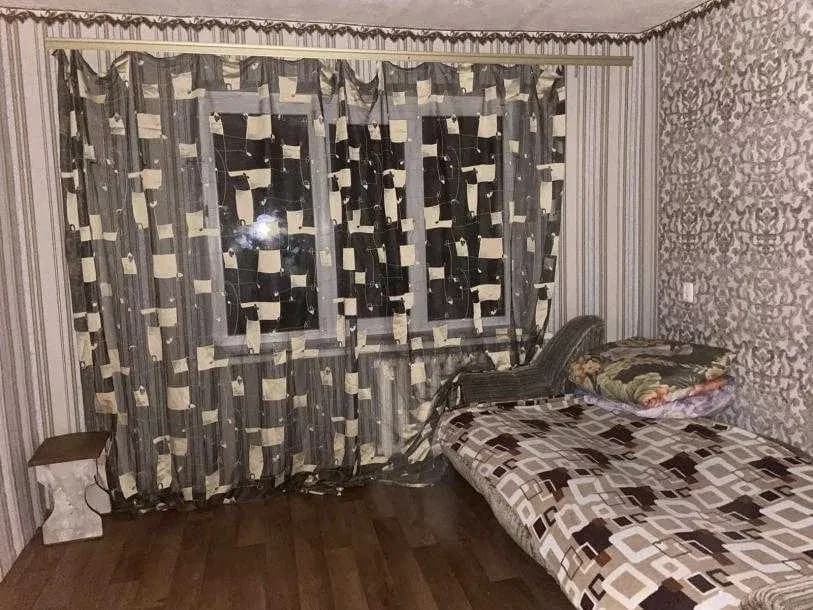 Гостинка, Немишлянський: свіжі шпалери, власний санвузол - фото 1