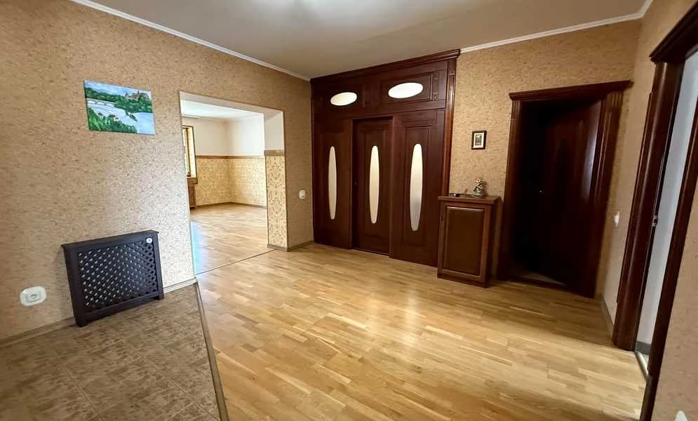 4-кімнатна квартира, Рівне: дворівнева, автономне газове опалення