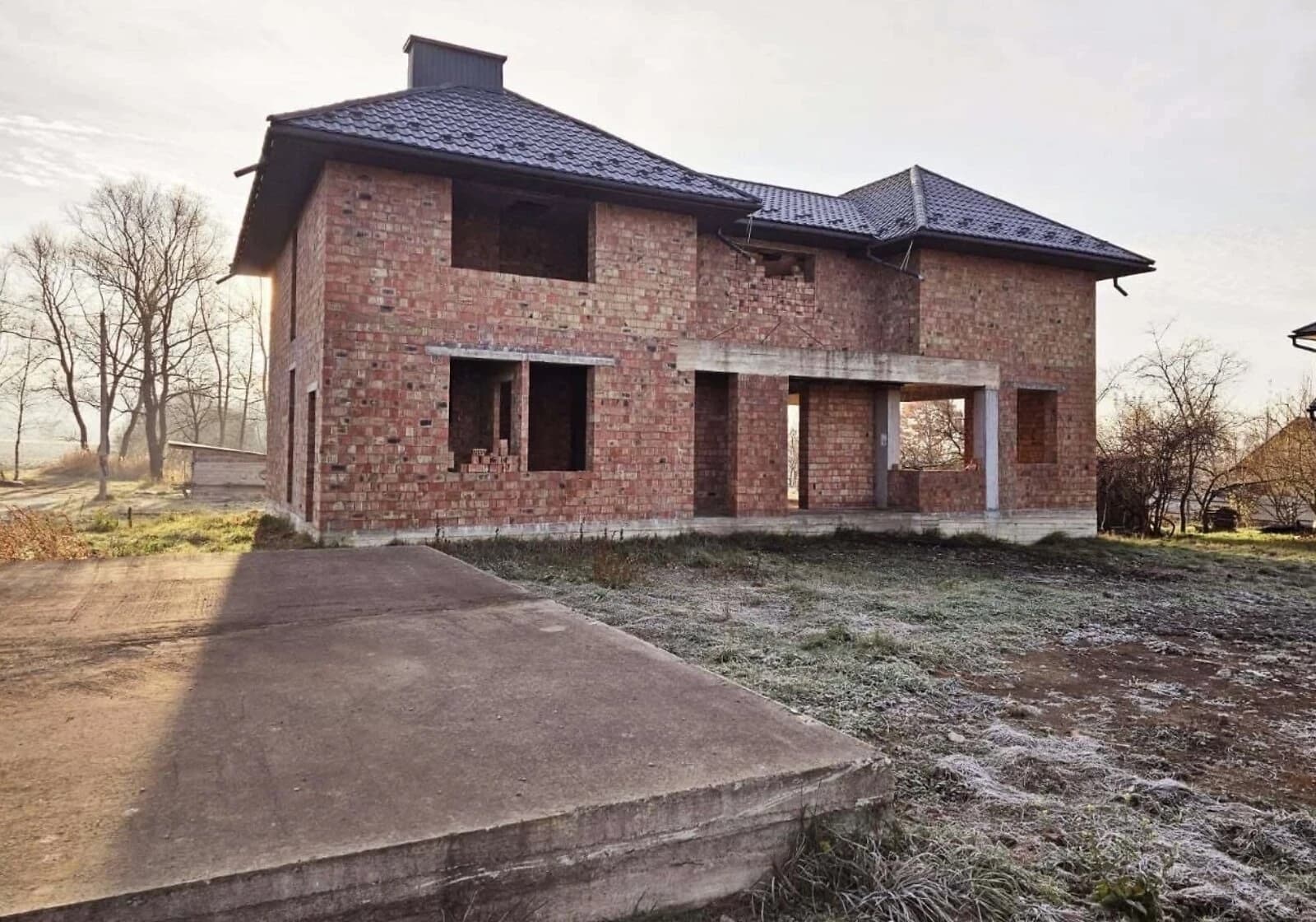 Будинок, Сторожинець: 3 спальні, коробка та дах, тераса - фото 3