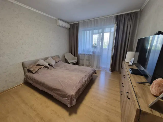 2-кімнатна квартира, Хортицький: ремонт, меблі та техніка