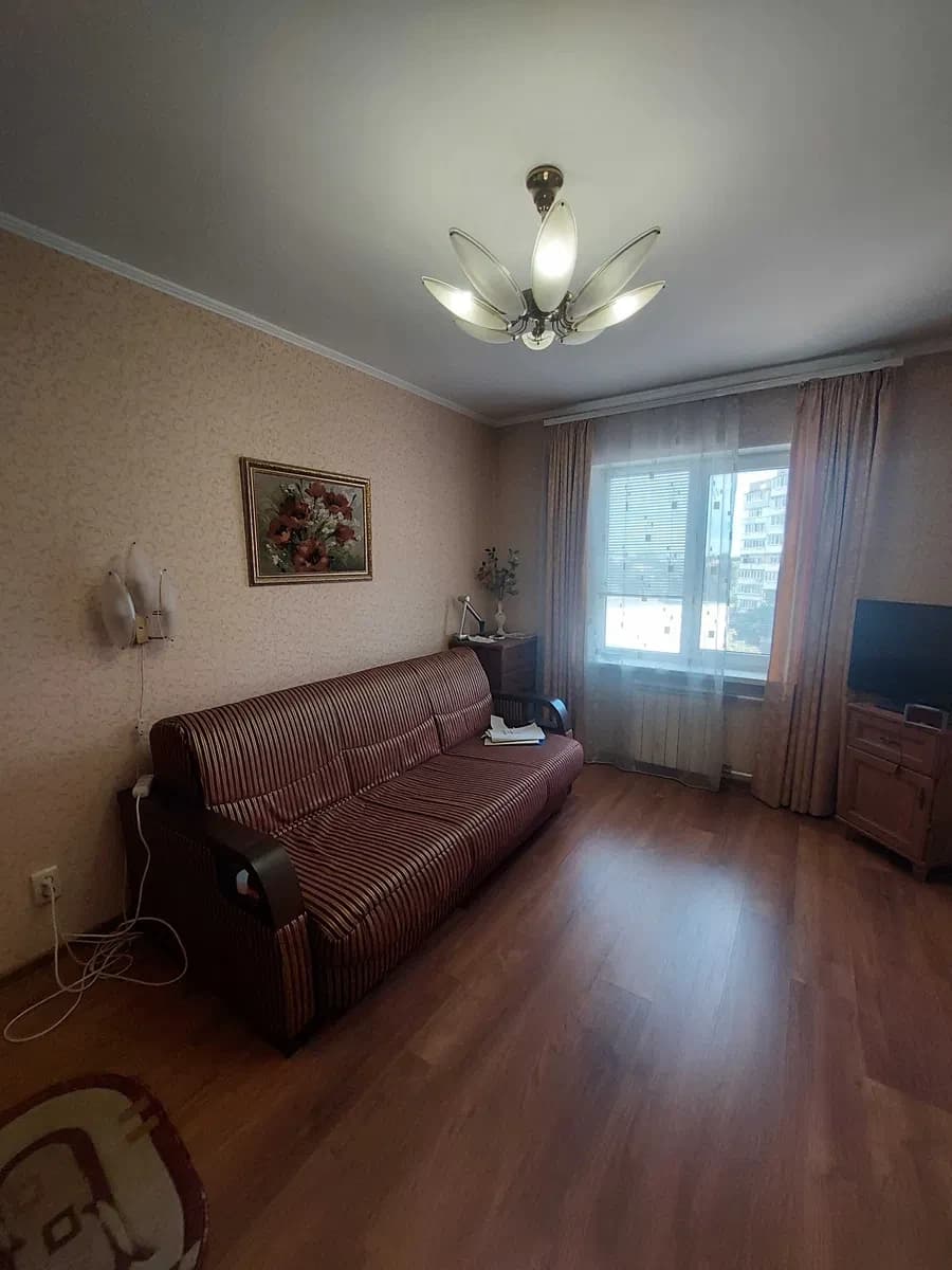2-кімнатна квартира, Комунарський: ремонт, меблі, торг