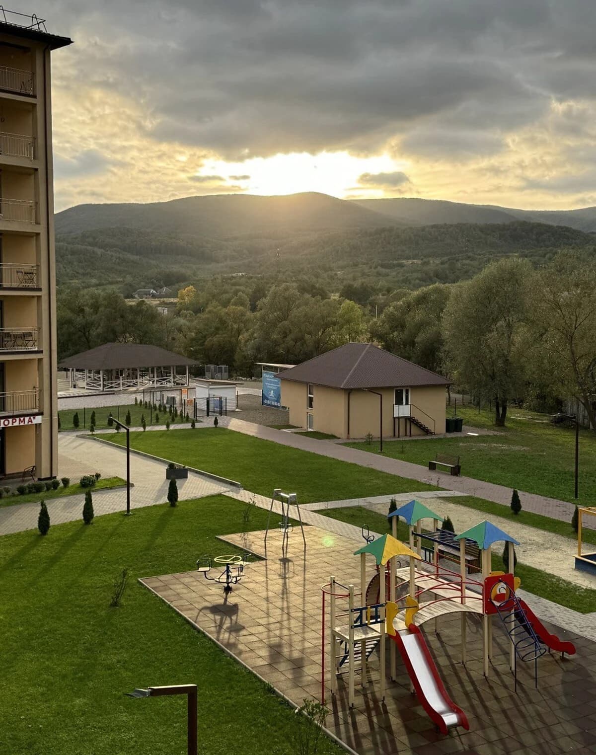 1-кімнатна квартира, Голубине: кухня-студія, дизайнерський ремонт - фото 3