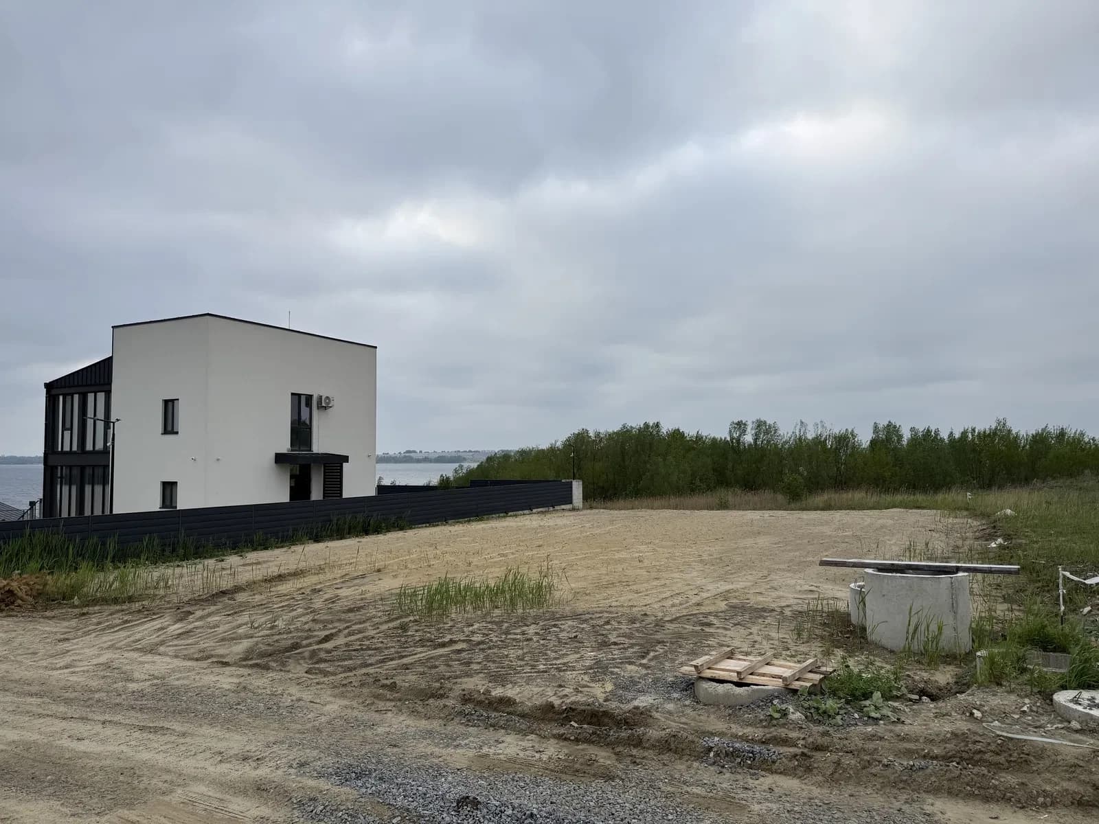 Ділянка 8 соток, Галицький: вихід до озера, електрика і вода - фото 1