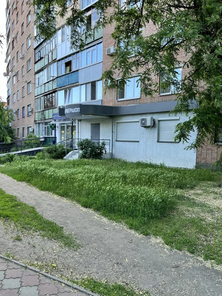 Приміщення, Поділ: фасадне, окремі склад і кабінет - фото 2