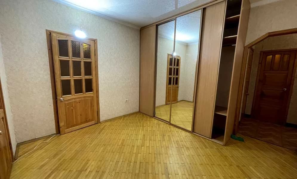 3-кімнатна квартира, Дарницький: метро Осокорки 5 хв, ТЦ River Mall