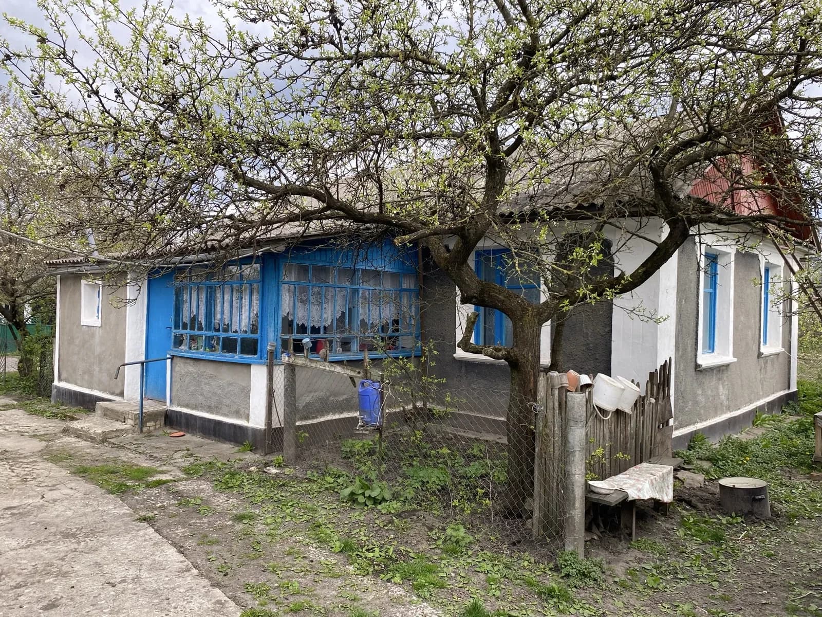 Будинок, Заруддя: газове пічне опалення, вода у дворі - фото 1