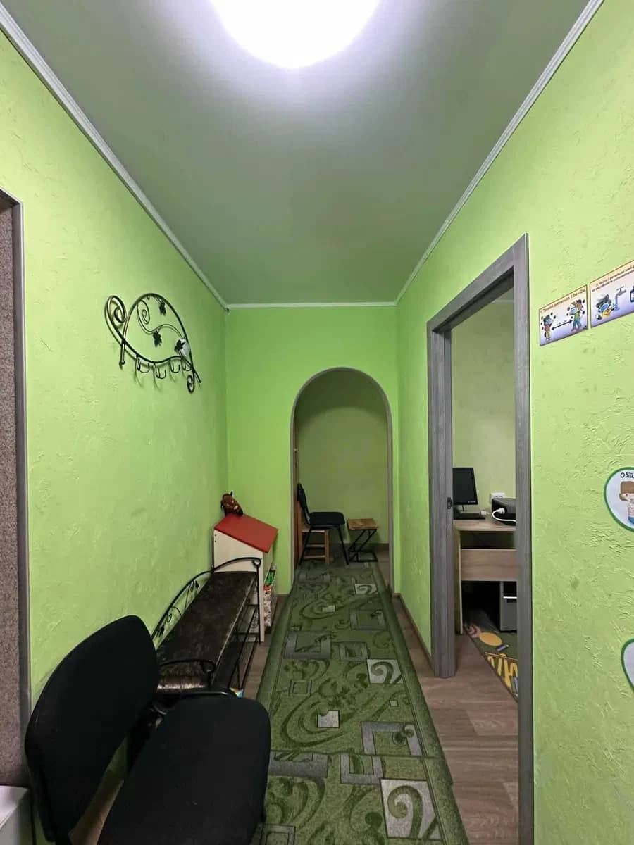 Приміщення, Нетішин: три кабінети, пандус, ремонт - фото 3