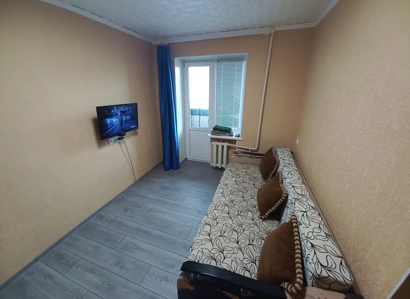 2-кімнатна квартира, центр: бак 400 літрів, вода цілодобово, Smart TV - фото 4