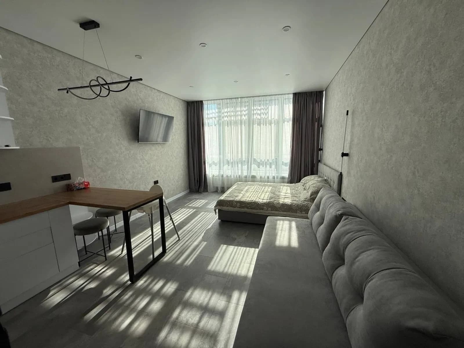 Смарт-квартира у ЖК Атмосфера: ліфт без світла, тераса на даху - фото 1