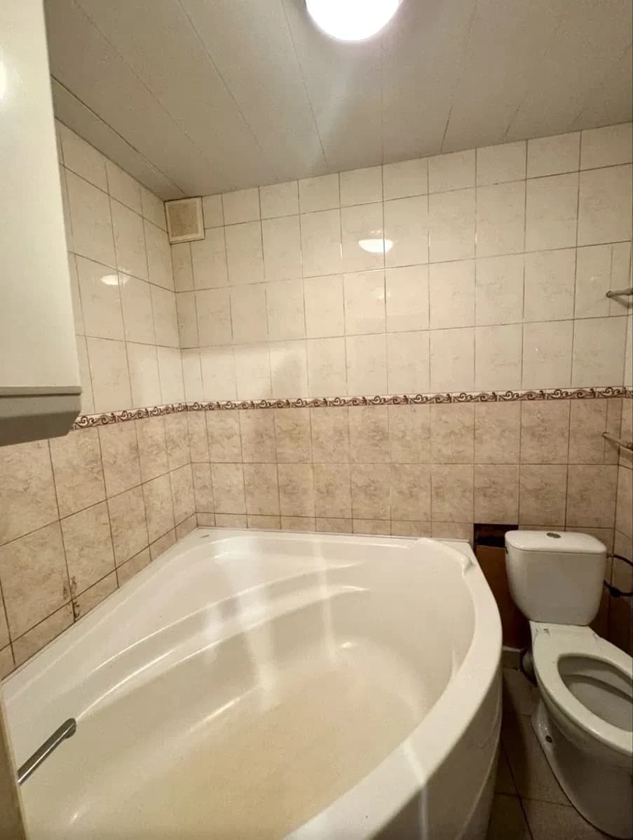 3-кімнатна квартира, Конотоп: вільне планування, бойлер - фото 4