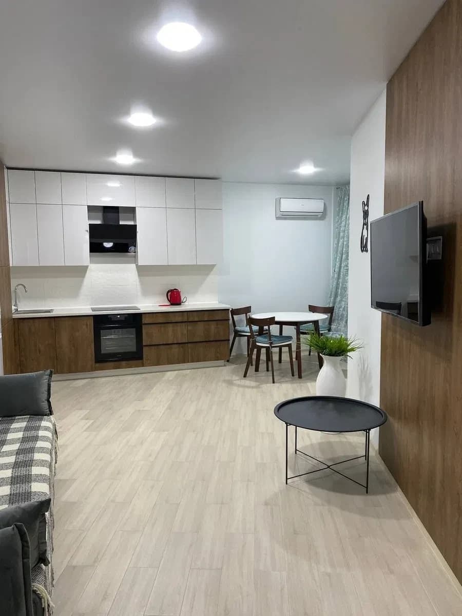 2-кімнатна квартира у ЖК Ривьера: метро Славутич 5 хв - фото 1