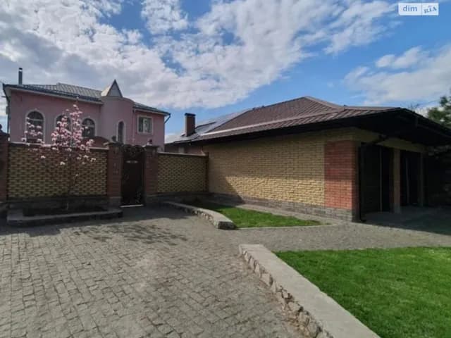 Будинок, Кременчук: гараж, 2 поверхи, 1.5 сотки