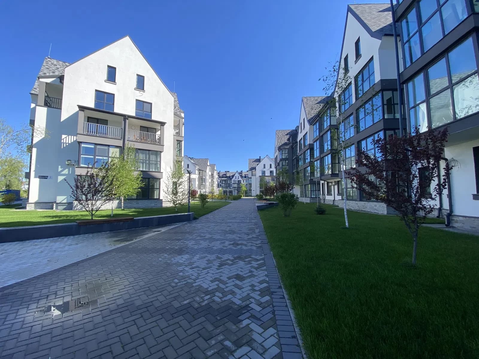 1-кімнатна квартира у ЖК Desna Park Residence: панорамні вікна - фото 2