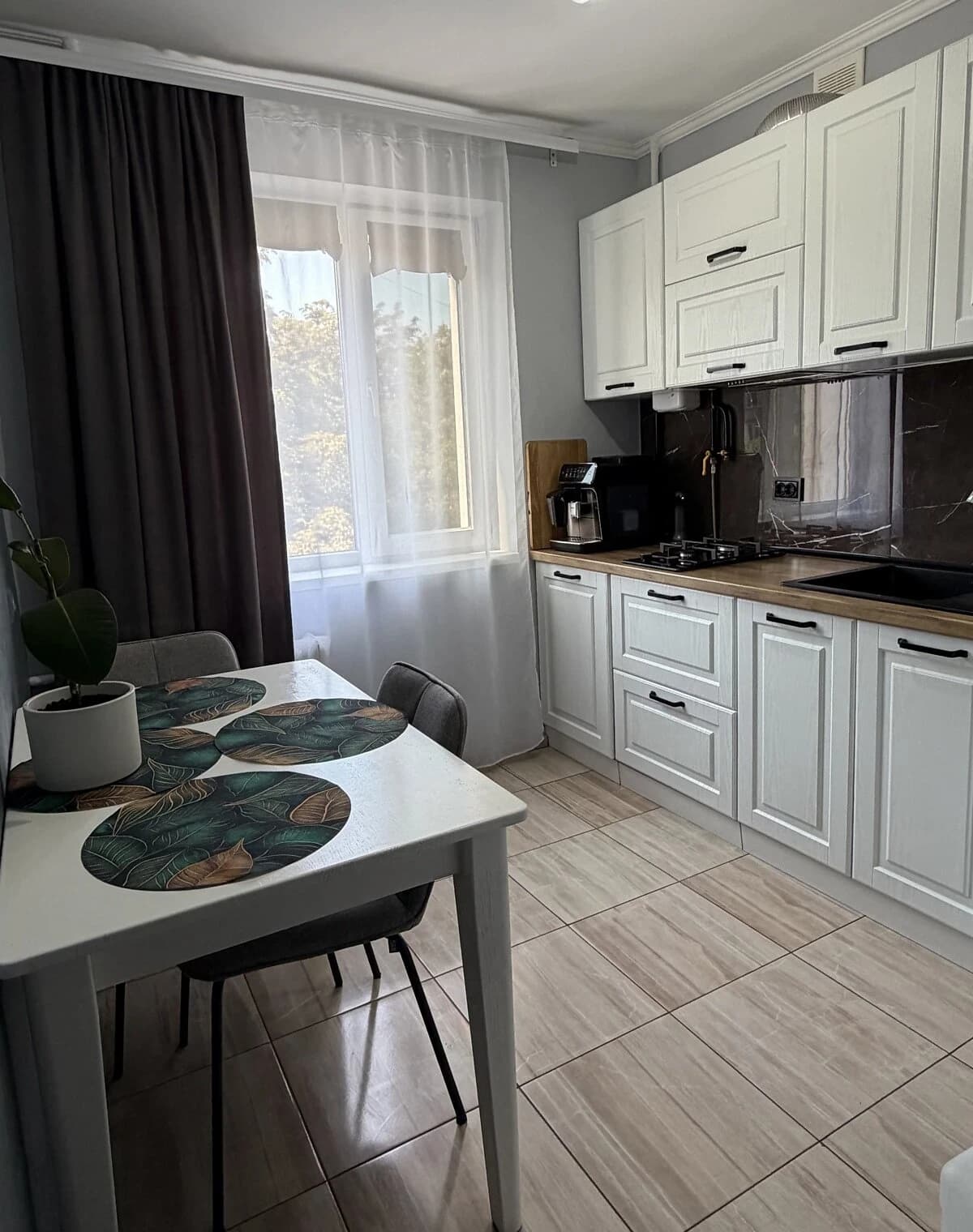 2-кімнатна квартира, Центр: косметичний ремонт, балкон - фото 1