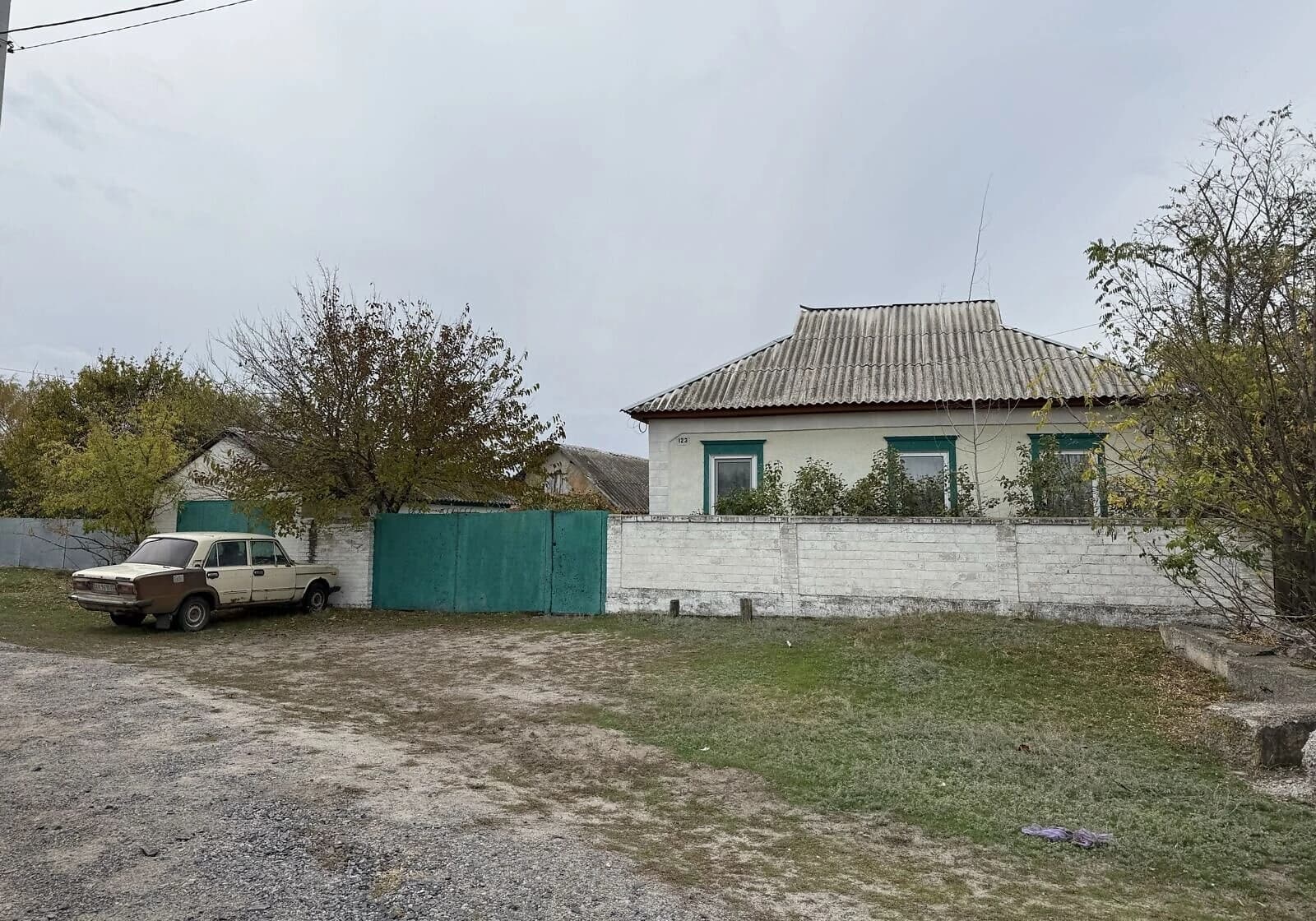 Дача, Задонецьке: цегляні стіни, ванна