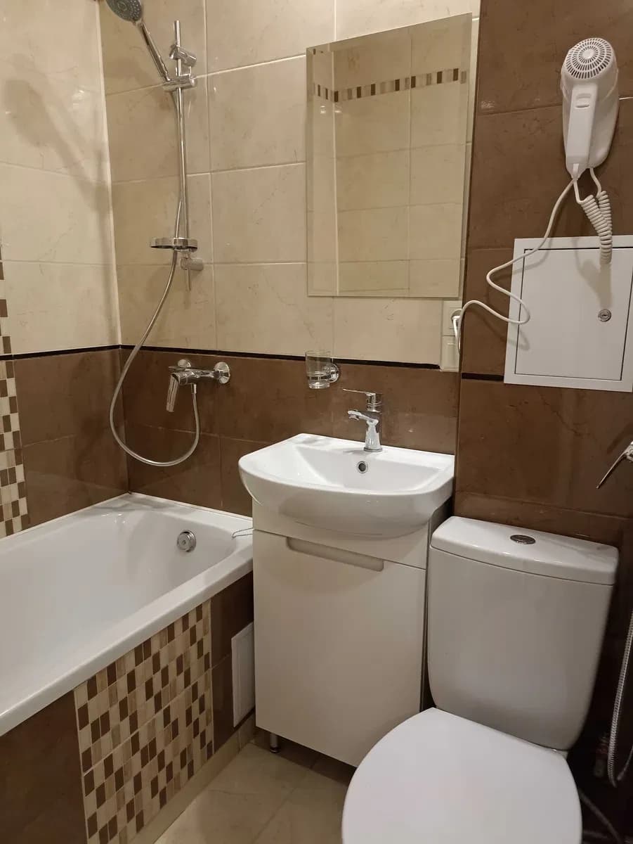 1-кімнатна квартира, Шевченківський: метро за 2 хв, резервне живлення - фото 4