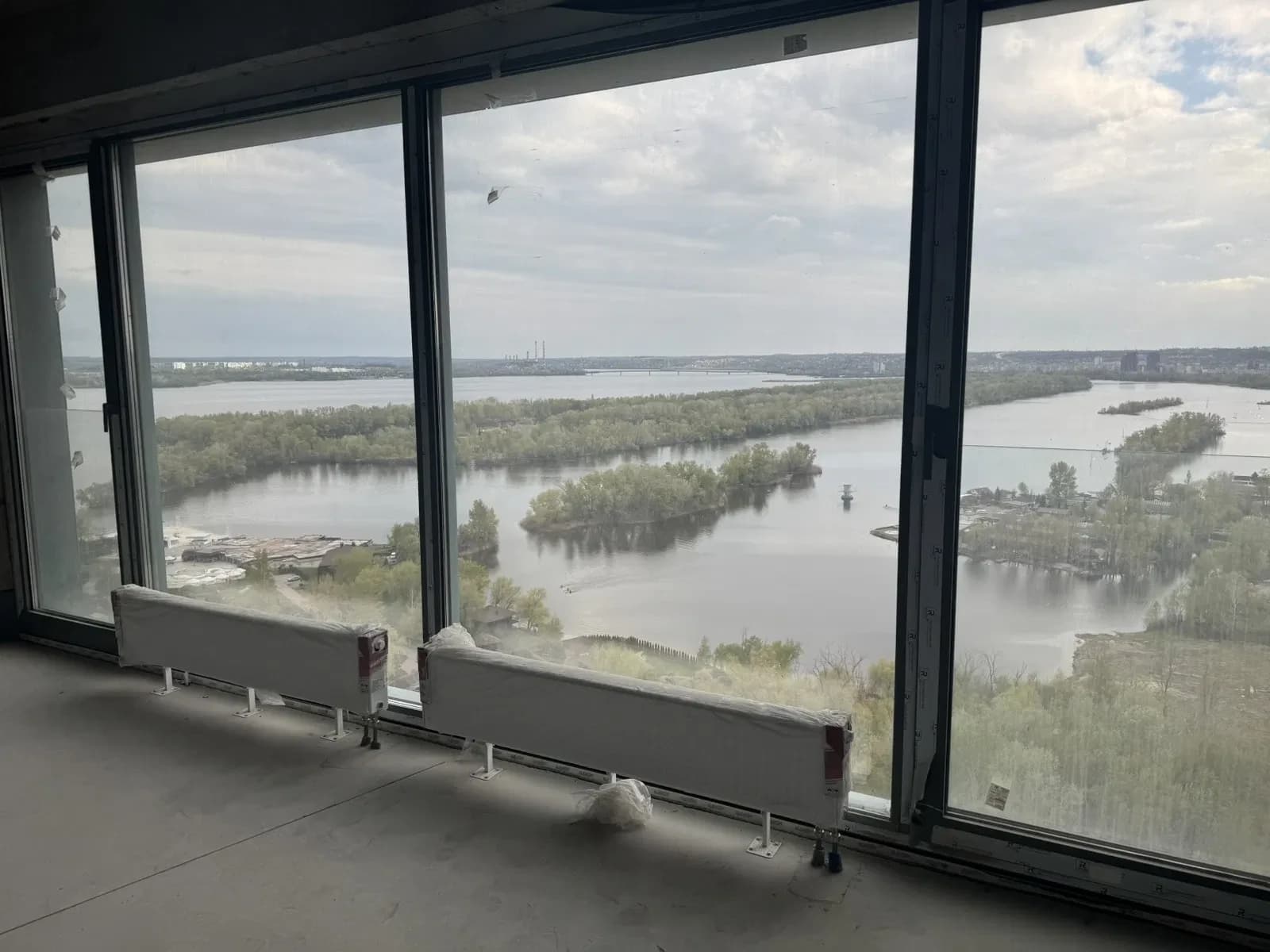 3-кімнатна квартира у ЖК Bartolomeo Resort Town: тераса, вид на річку - фото 3