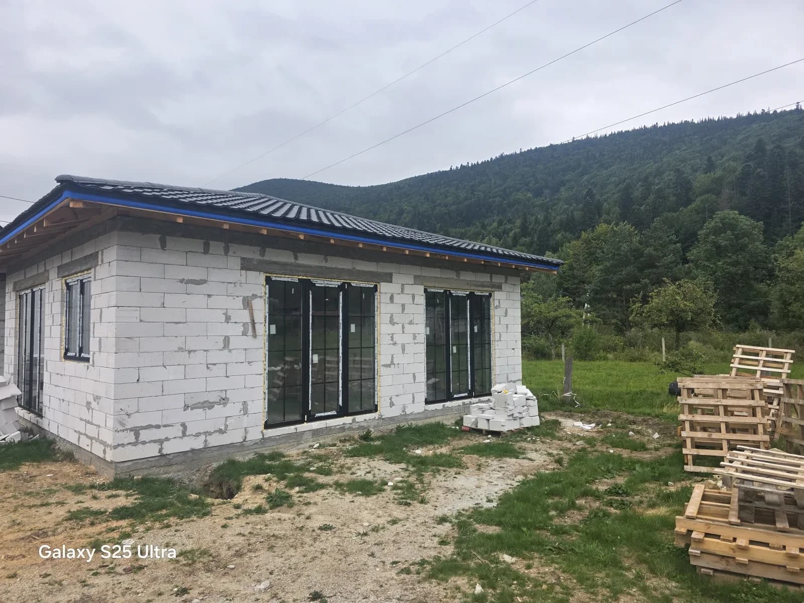 Будинок, Микуличин: панорама на гору Хом'як, у горах - фото 5