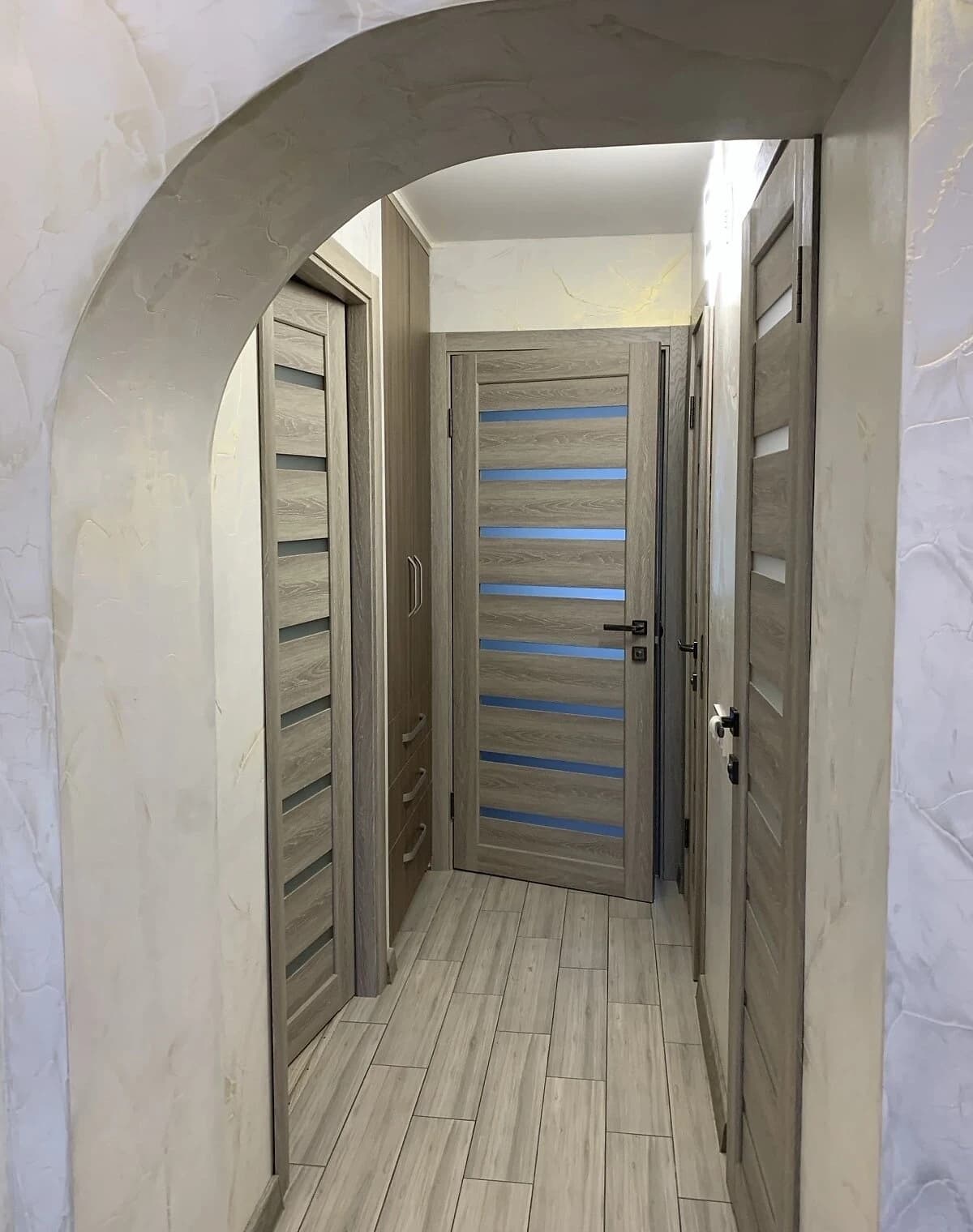 3-кімнатна квартира, Аеропорт: дизайнерський ремонт, опалення без світла