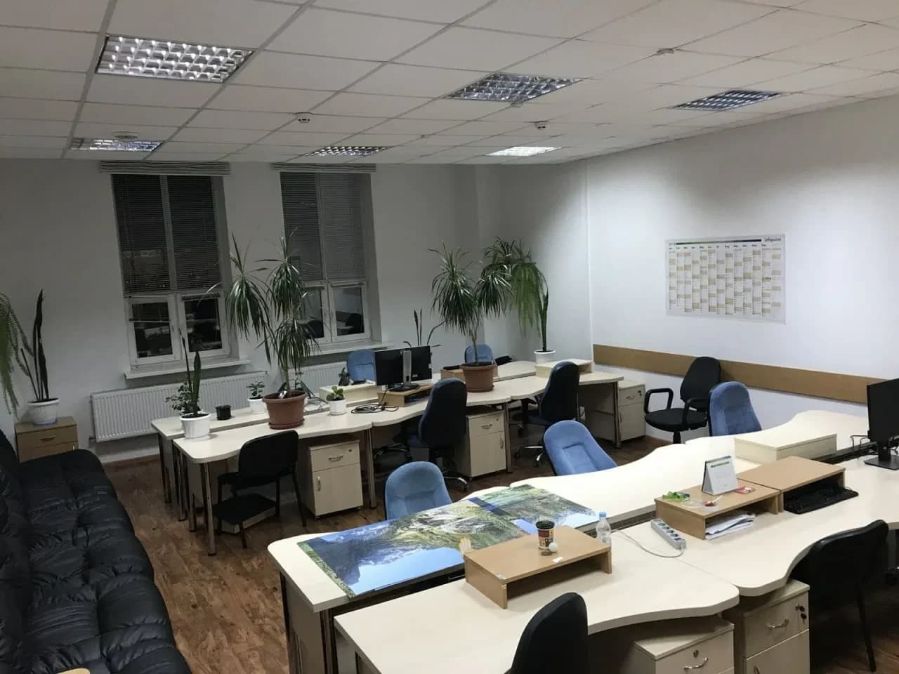 Офіси, Поділ: генератор, бомбосховище, власна парковка - фото 3
