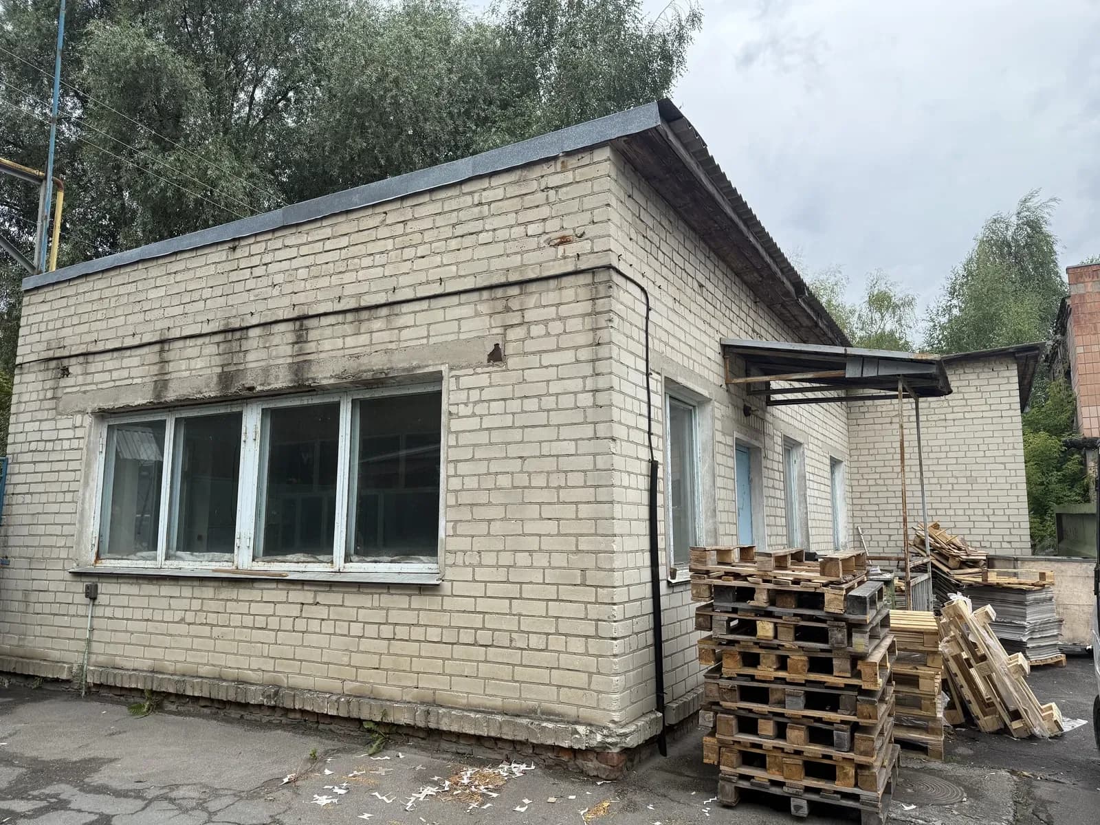 Приміщення, Рівне: цілодобова охорона, прохідна 100 м² - фото 3
