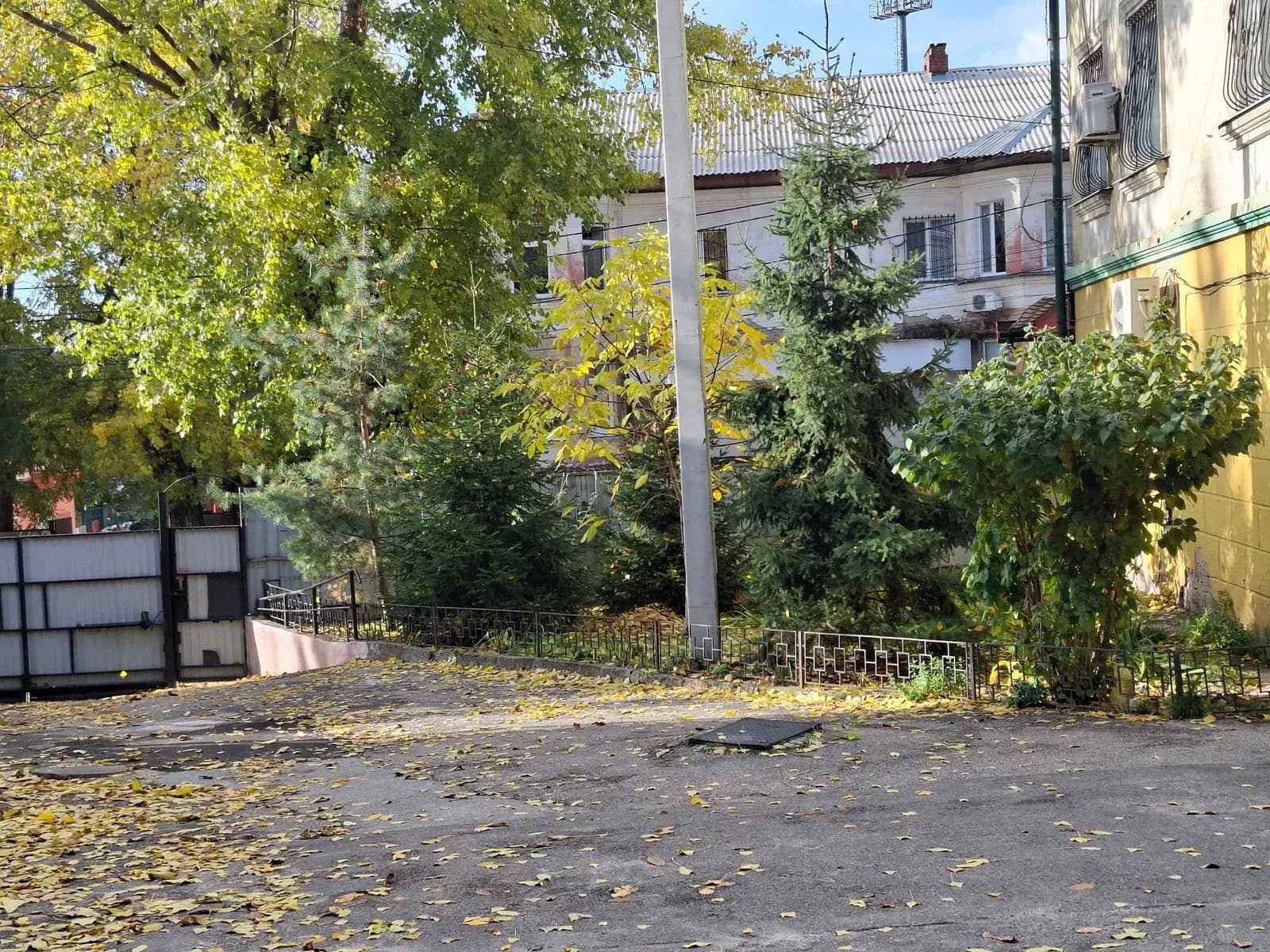Гараж, Подільський: закритий двір, автоматичні ворота - фото 3