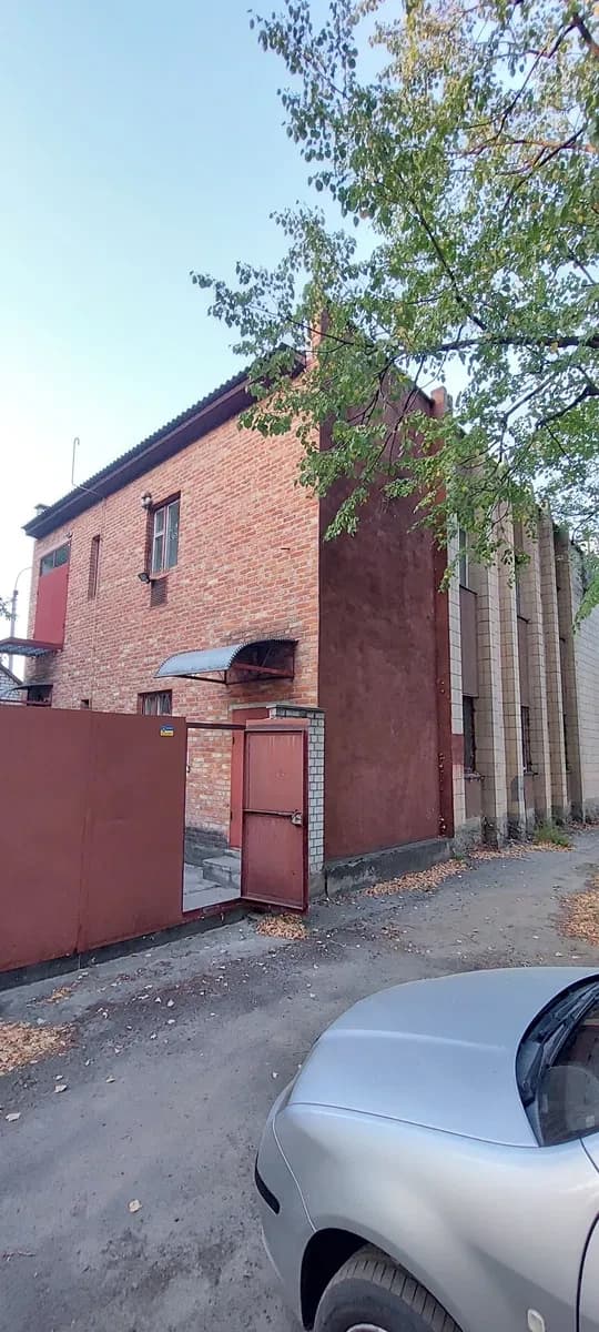 Ковбасний цех, Черкаси: 700 кг на добу, 95 кВт, два гаражі - фото 1