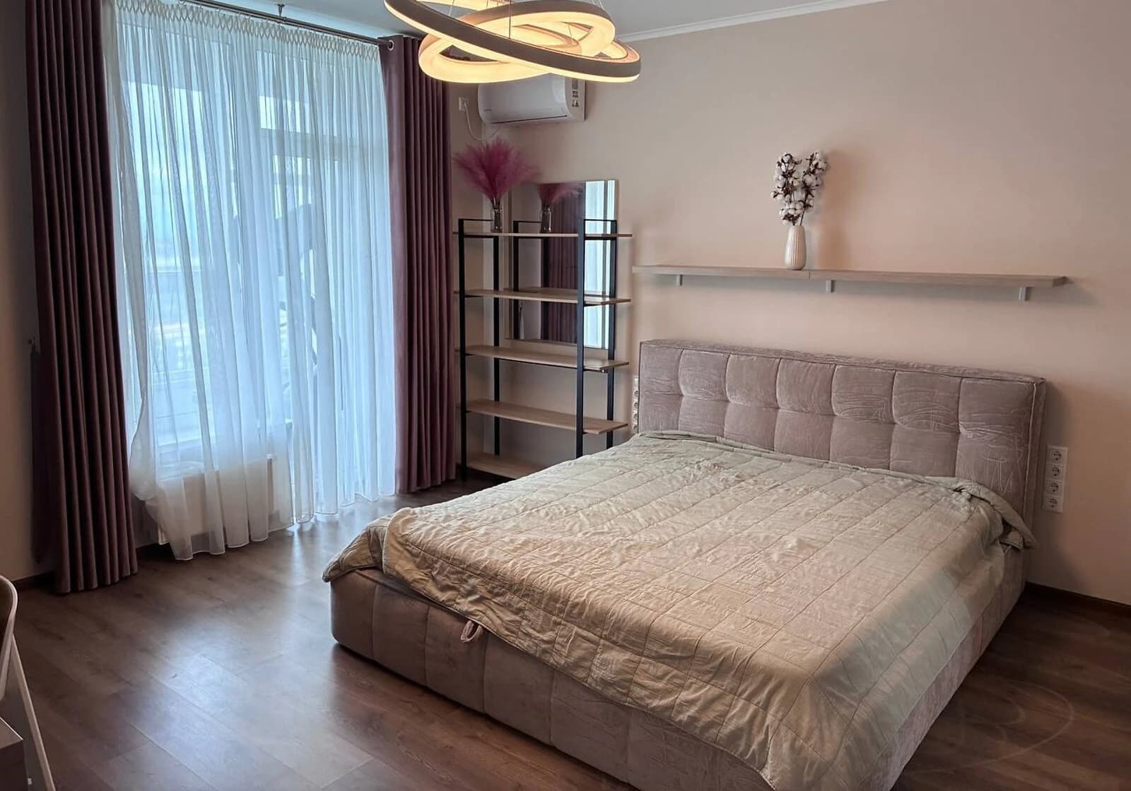 2-кімнатна квартира, Академмістечко: кухня-студія, ліфт без світла