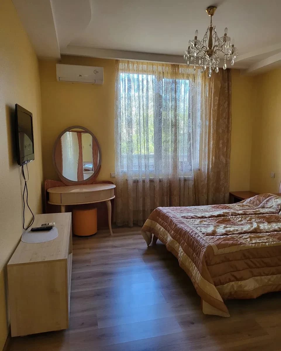 2-кімнатна квартира, Чорноморськ: світло завжди, бомбосховище - фото 2